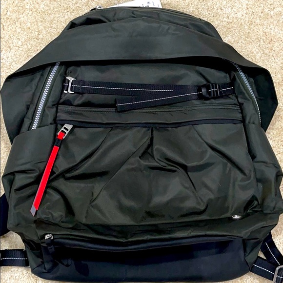 NWT Lululemon Backpack in Gator Green and black